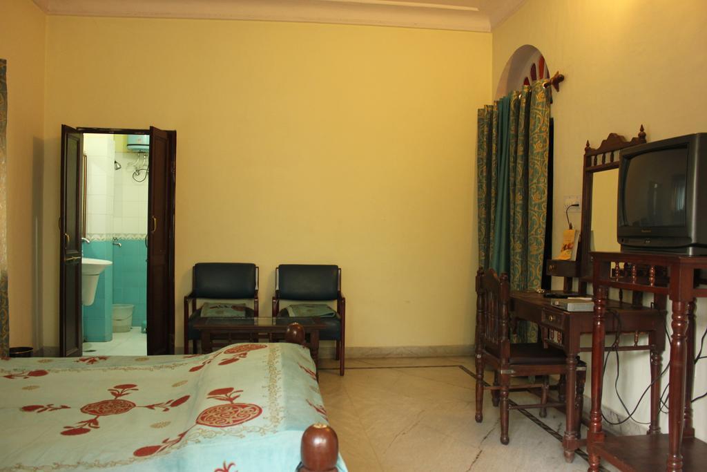 Janak Palace 2*