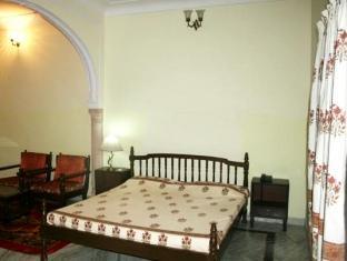 Hotel Janak Palace